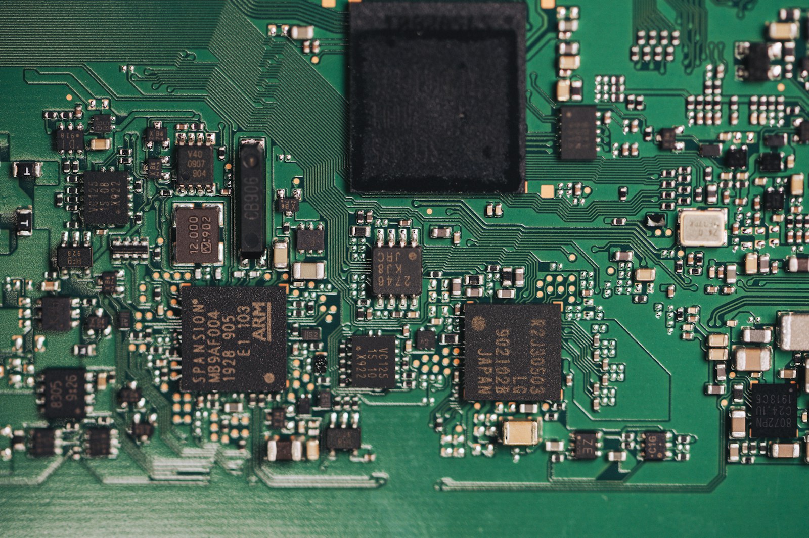 Close-up of a generic electronic circuit board, illustrating the SCINTIX P4 compute-module news
